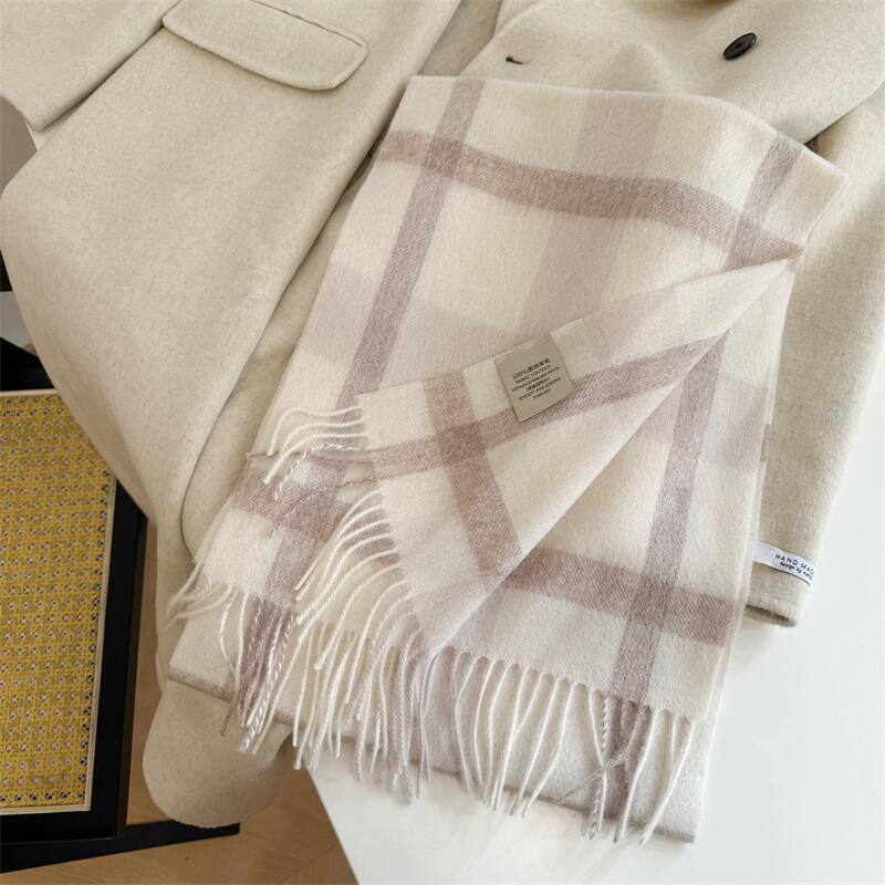 Australian Wool Plaid Scarf –Warm & Elegant Winter